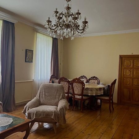 Guesthouse Kostava 72 Kazbegi Exterior photo
