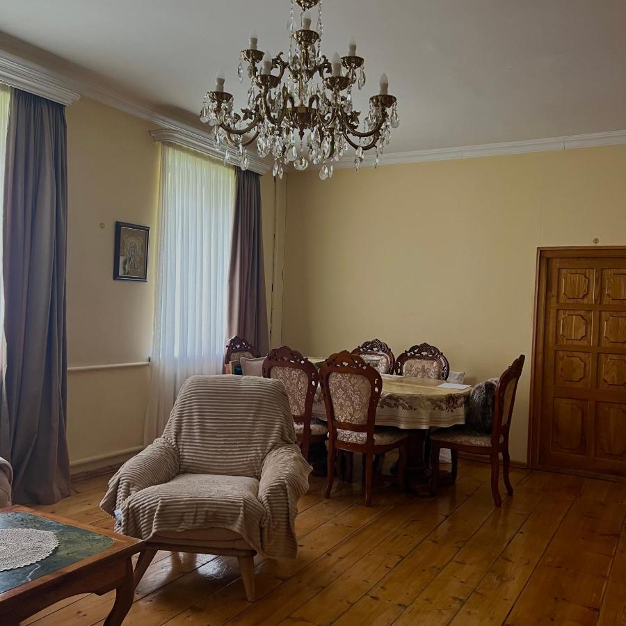 Guesthouse Kostava 72 Kazbegi Exterior photo